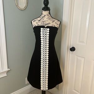 NWT Lilypod black strapless dress with white detail- built-in bodice- size 4